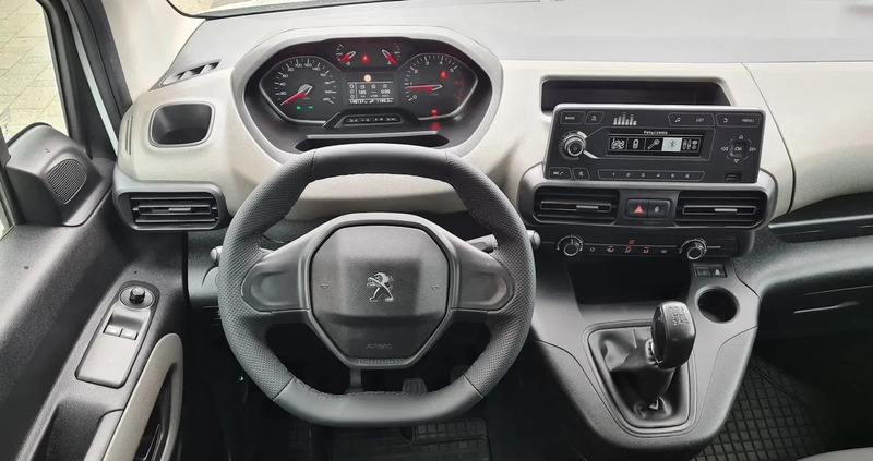 Peugeot Rifter cena 58900 przebieg: 147000, rok produkcji 2019 z Częstochowa małe 277